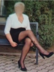 GALLEGA SESENTONA MADURITA ELEGANTE