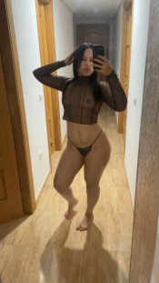 ANGELA TIERNA Y CARIÑOSA