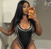 FIESTERA CALIENTE COñO APRETADO