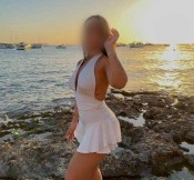 KAROL 25 AñOS, SEDUCTORA Y MUY FOGOSA...
