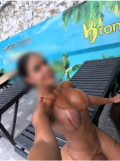 KARINA VICIOSA Y JUGETONA