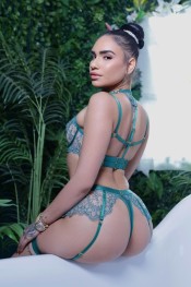 CALIENTE Y ME MOJO ENSEGUIDA  687721957