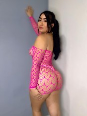 JOVEN LATINA,SALIDAS 24HRS