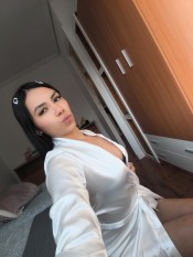COLOMBIANA DE IMPACTO CANSADO DE LO MISMO VEN CONOCEME KAMILA HERMOSA NIÑA