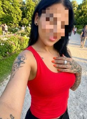 ANDREA: LA EXPERIENCIA DEFINITIVA CALIENTE IMPLICADA FIESTERA EN LA LINEA