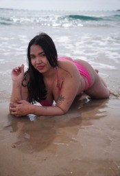 NOVEDAD** VALENTINA BRASILEÑA  CON CURVAS..TETAS NATURAL CULITO RESPINGÓN