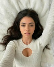 LANA PROVOCATIVA CON CURVAS DELICIOSAS