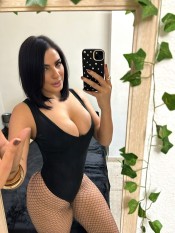 JOVENCITA MULATA VENEZOLANA CURVY PRECIOSA NOVEDAD
