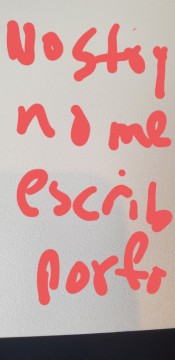 NO ESTOY DISPONIBLE NO ME ESCRIBES NI ME LLAMA