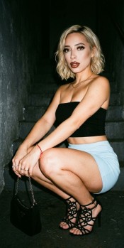 NOA SOY EXTROVERTIDA Y DIVERTIDA