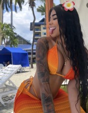 HERMOSA JOVENCITA DE 25 AñOS COLOMBIANA