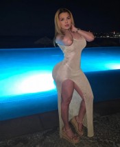 RUBIA ENCANTADORA Y COMPLACIENTE