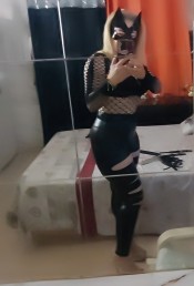 AMA DOMINANTE TRANSFORMISMO FETICHISMOS PIES