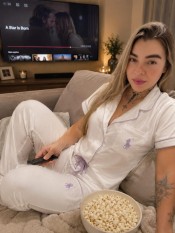 LUCIANA MUY TRAVIESA  , TRATO DE NOVIA,  FIESTERA