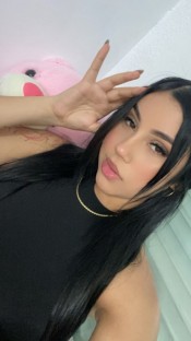 ENCANTADORA, DULCE Y UN TOQUE MORBOSA