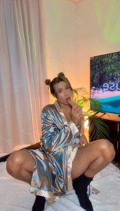 FIESTERA COMPLACIENTE BELLA POTRA EN VALENCIA