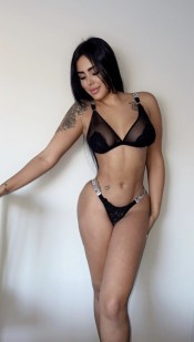 BRITANY BELLA MORENA DELGADA Y TATUADA