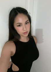 XIO CHICA ASIáTICA EN LA CIUDAD