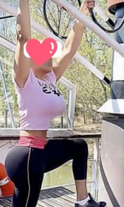 VEN Y CHUPAME MI RICAS TETAS Y MI RICO COÑITO LA RODA