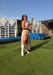 JOVENCITA CON CUERPO EXÓTICO RECIEN LLEGADA