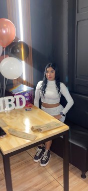 LOCA JOVENCITA , ESPERA RABO RICO
