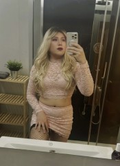 RUBIA HERMOSA POLLONA JOVEN SEXY CON PISO PROPIO