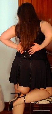 ESPAÑOLA COQUETA CON GANS DE ATENDERTE