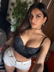 DIVINA TRANS DISPONIBLE EN VALENCIA JUGUETONA Y COMPLACIENTE