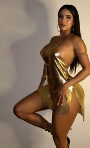 LA HERMOSA Y ARDIENTE KARINA