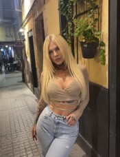 CHICA TRANS ANDALUCÍA RUBIA COMPLACIENTE FIESTERA XXL