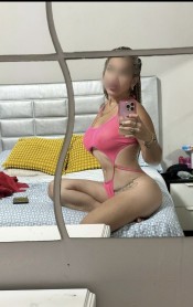LORENA VENEZOLANA ARDIENTE EN MESA Y LóPEZ