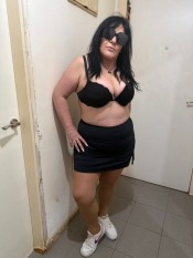 NOVEDAD LUCIA ESPAÑOLA FIESTERA BESUCONA TRATO DE NOVIO