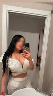 FIESTERA, ATREVIDA Y LISTA PARA HACERTE PERDER EL CONTROL
