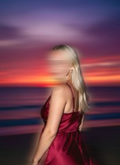 SENSUAL RUBIA MASAJISTA