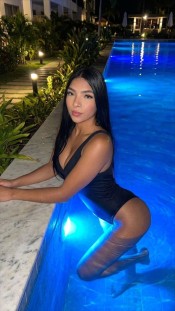 CHICA COMPLACIENTE Y CALIENTE