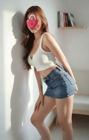 CHICAS ORIENTALES DULCES Y ELEGANTES