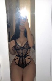 CHICA CON GANAS DE FIESTA