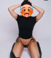 DIOSA DEL PLACER COMPLACIENTE A TOPE EN VECINDARIO