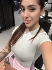MIA ***INDEPENDIENTE ***UNA MUJER HERMOSA