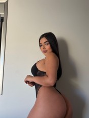SOFÍA RECIÉN LLEGADA FIESTERA