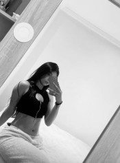 HERMOSA LATINA FIESTERA AGUA DULCE