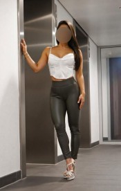 TIERNA Y SEXY Y  FIESTERA