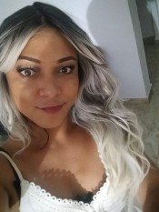 LLEGó AQUí MIRELLA FERRAZ POLLONA VERSáTIL