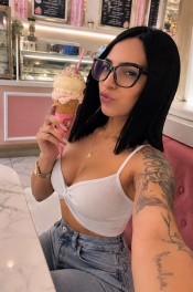 CHANEL  ES MI PRIMERA VEZ AQUI EN ZARAGOZA
