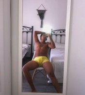 MORENITO ALTO Y SEXI 20 AñOS POLLON ACTIVO