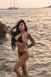 ANDREA,UNA MUJER ARDIENTE FIESTERA IMPLICADA COMPLACIENTE