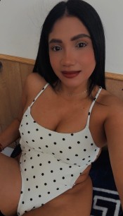EN ISLA CHICA HUELVA DIOSA DEL SEXO MUY COMPLACIEN