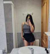 ABRIL 24 AÑOS — VENEZOLANA EN SALOU