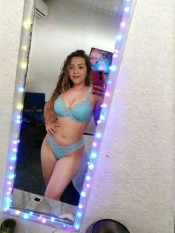 CHICA HOT , PLACENTERA Y MUY DIVERTIDA