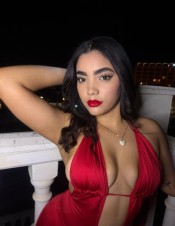 DANIELA FUEGO LENTO BAJO UNA IMAGEN IMPECABLE